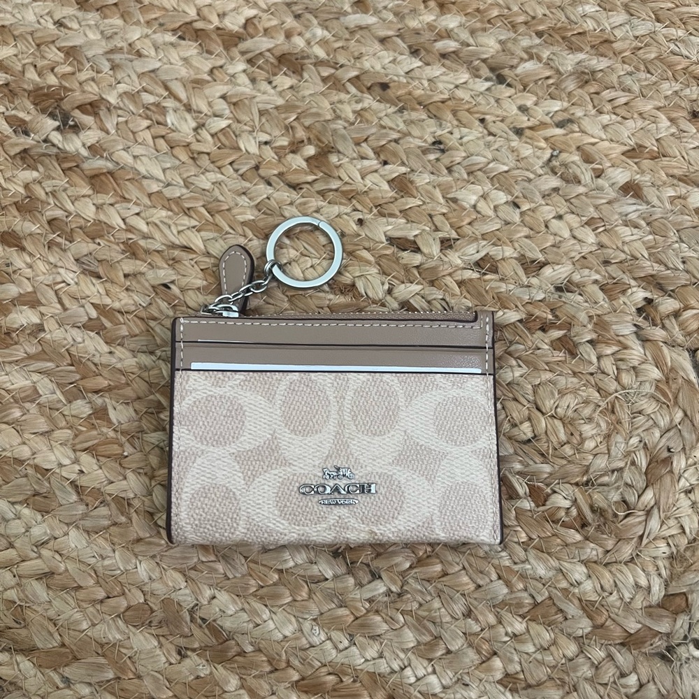 NWT Coach Beige and neutral Card Case with Keyring never used